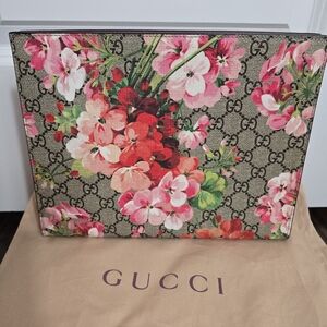 Blooms Gucci pouch Tolietry 26 Makeup Bag